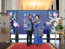 Kala Batik Cual Babel Melenggang di Catwalk Istana Berbatik