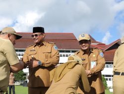 Pj Gubernur Safrizal ZA Dan Segenap Pegawai  Lakukan Apel Pagi Dan Halal Bihalal Di Halaman Kantor Gubernur Babel