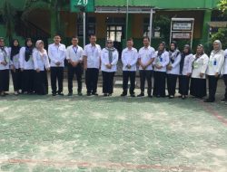 Lusje Tinjau Pelaksanaan Ujian Nasional