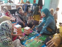Tinjau Posyandu Widuri Desa Perlang, Eva Algafry Berikan Pembinaan Kepada Kader