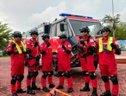 Bersama Damkar Kota Pangkalpinang, Tim Damkar PT Timah Berjibaku Padamkan Kebakaran di Kampung Bintang