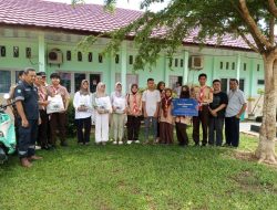 Kolaborasi dengan SMA Negeri Simpang Teritip, PT Timah Salurkan Bantuan Paket Sembako untuk Anak Yatim dan Piatu