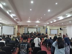 49 Warga Pangkalpinang Migran Indonesia ( PMI) Menerima Bantuan Diserahkan Oleh PJ Walikota , M. Unu Ibnudin