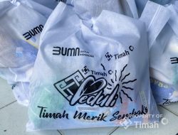 Dukung Ketahanan Pangan Warga, PT Timah Bagikan Ribuan Paket Sembako untuk Warga di Wilayah Operasional Perusahaan
