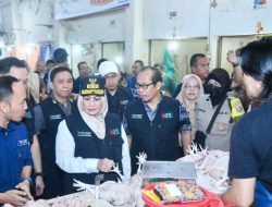 Pantau Stabilitas Harga dan Ketersediaan Bahan Pangan, Wagub Hellyana Sidak Pasar Kite Sungailiat
