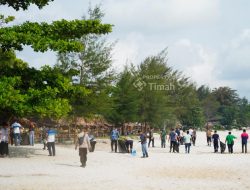 Momen Hari Lingkungan Hidup Sedunia, PT Timah Bersama Pokdarwis Rambak Kumpulkan Sampah Plastik di Kawasan Wisata