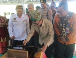 Disambut Antusias Warga, Menteri Desa Resmikan Koperasi dan Tinjau UMKM Namang