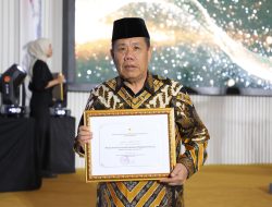 Gubernur Hidayat Terima Penghargaan Provinsi Layak Anak 202