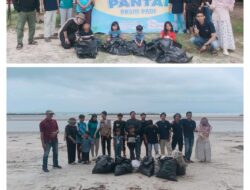 Gelar Clean Up Pantai Pasir Padi, Pemuda – Pemudi Jaga Kebersihan Dan Kelestarian Alam