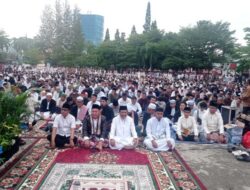 Ribuan Warga Salat Id di Taman Merdeka, Wali Kota Pangkalpinang Sampaikan Doa dan Harapan
