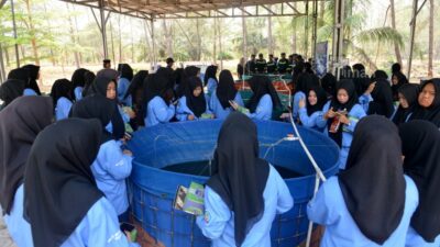 Belajar Pengelolaan Lahan Bekas Tambang, Siswa SMK IT Jamalullail Eksplorasi Kampoeng Reklamasi Air Jangkang PT TIMAH