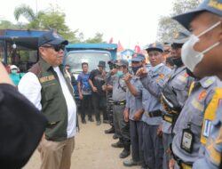 Gubernur Hidayat Arsani Sambangi Pengungsi Simpang Rimba, Pastikan Bantuan dan Kebutuhan Warga Terpenuhi